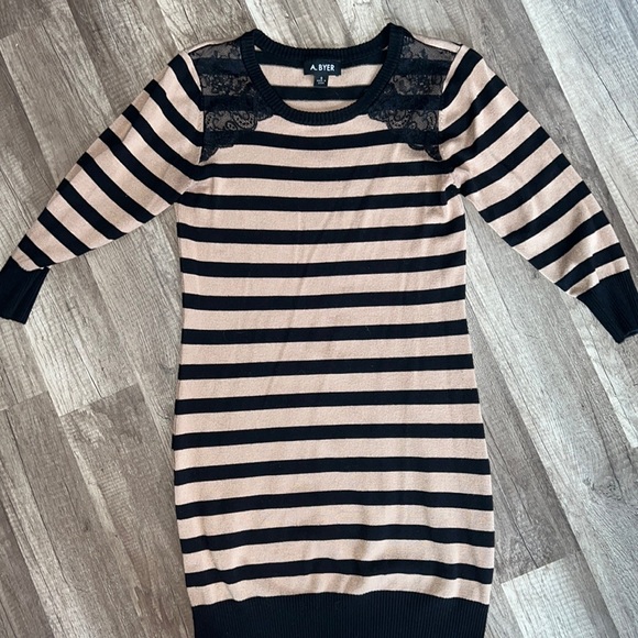 A. Buyer Dress - Picture 1 of 2